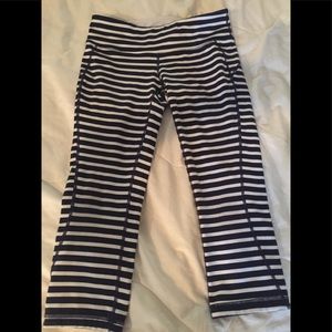 NEW BALANCE sports bottom/leggings size Small